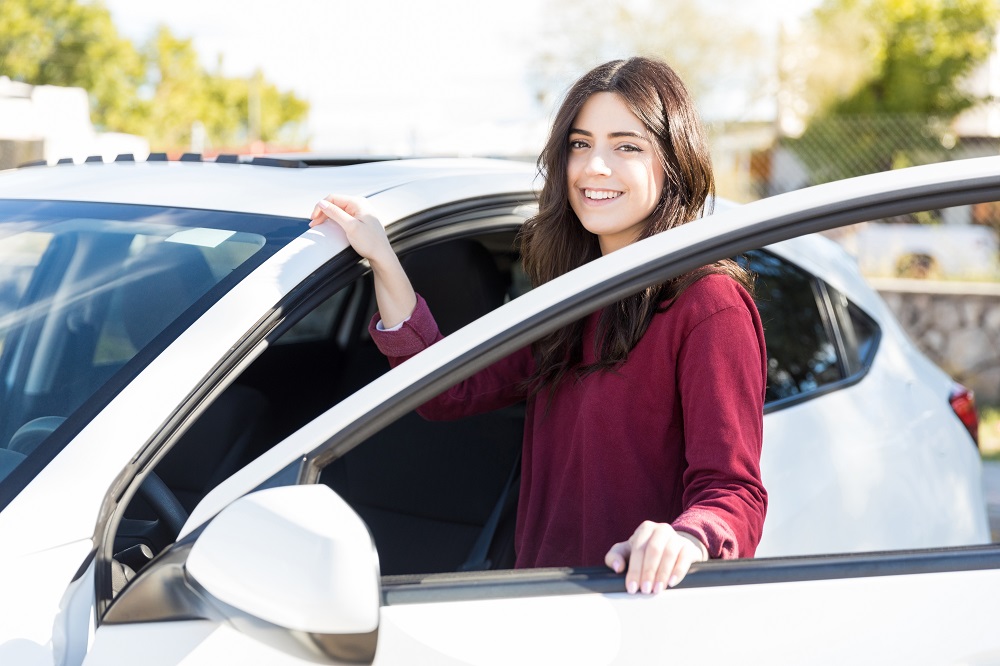 découvrez notre guide sur l'assurance voiture pour enseignants, offrant des conseils et des solutions adaptées pour protéger votre véhicule tout en bénéficiant de réductions spéciales pour les professionnels de l'éducation.