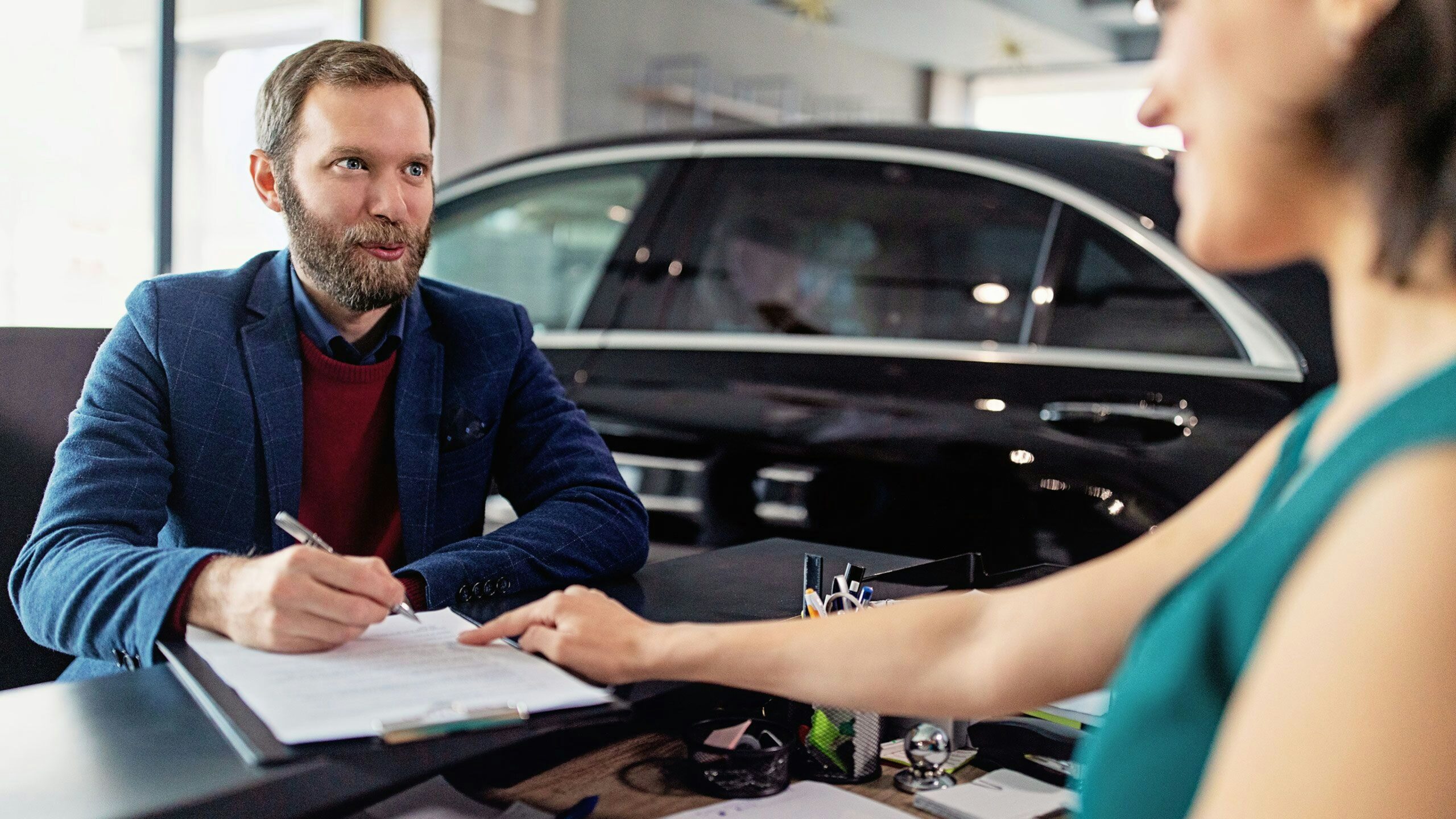 découvrez l'assurance voiture spécialement conçue pour les enseignants, offrant des protections sur mesure, des tarifs avantageux et une assistance dédiée pour vous accompagner dans votre quotidien.